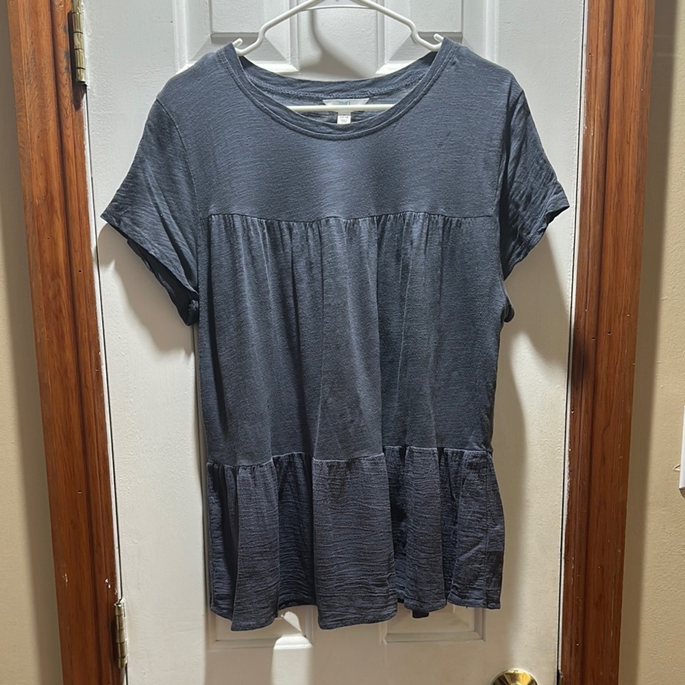 🔹Time and Tru Gray Top